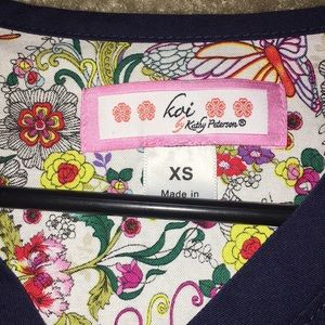 Xs Koi navy blue scrub top